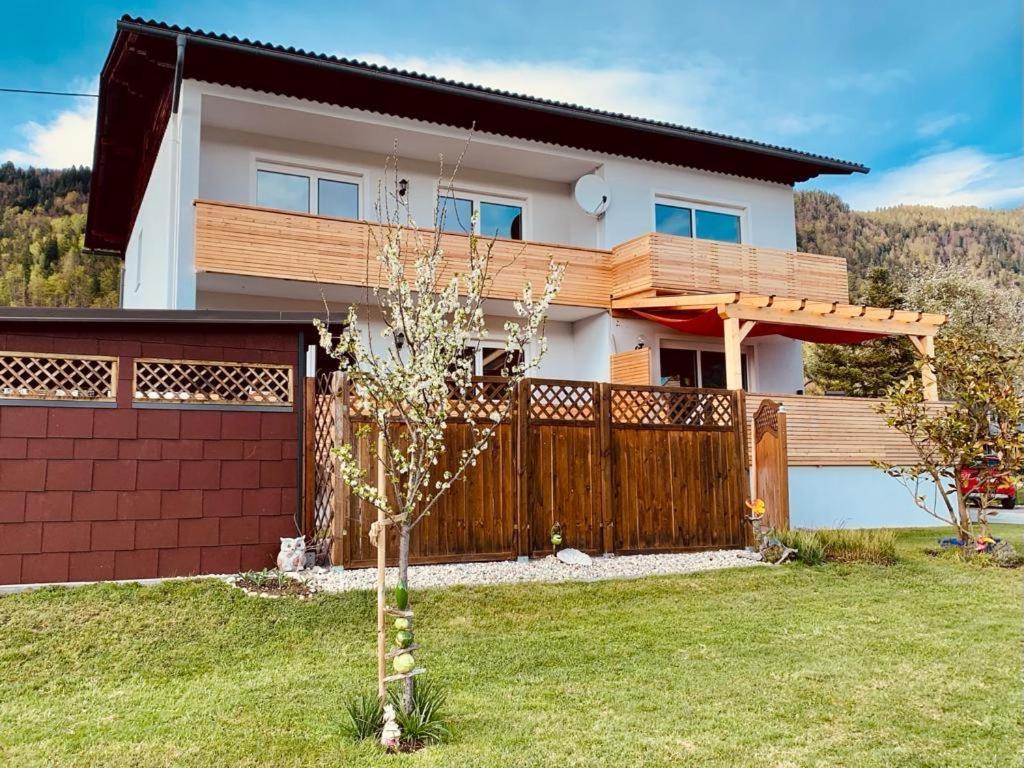 Ferienwohnung Resi Mit Traumhaftem Seepanorama Steindorf am Ossiacher See Exteriör bild